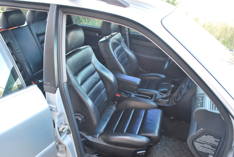 Сидіння Recaro на Audi A6 Avant (C4) 1
