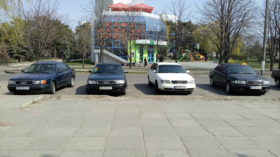 Кидає авто в різні боки. 1
