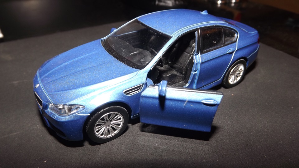 Купив собі маленьке жоповозку))) BMW M5 1