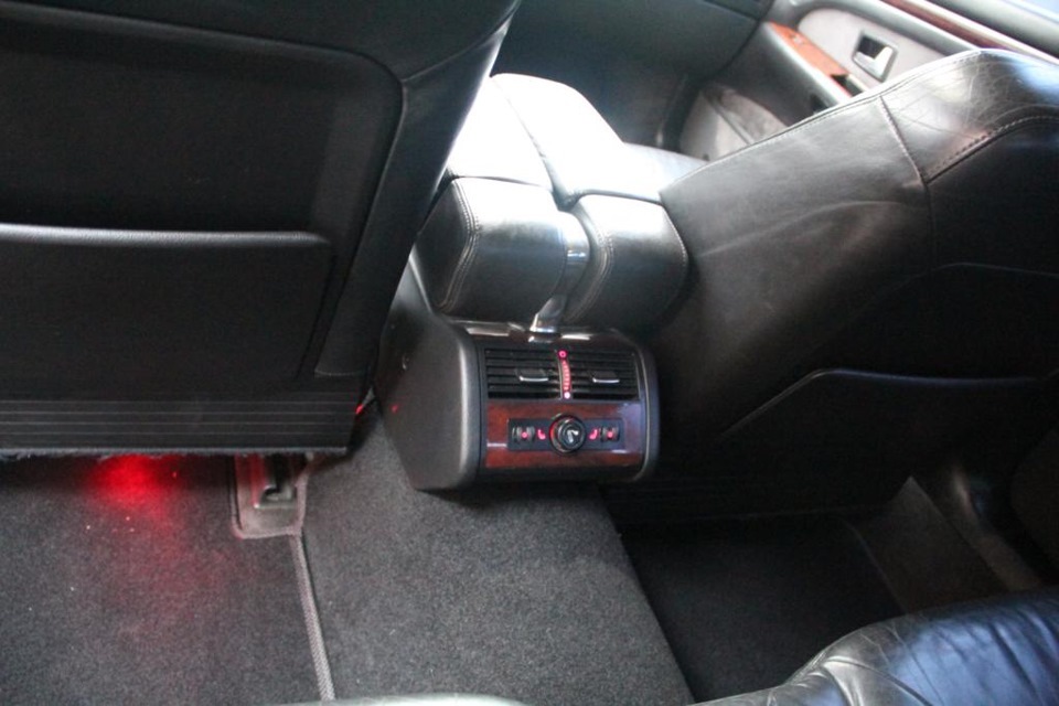 Підлокітники AUDI A8 D2 2