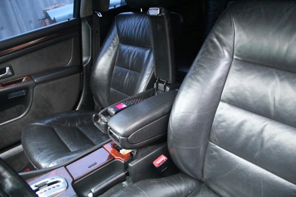 Підлокітники AUDI A8 D2 1
