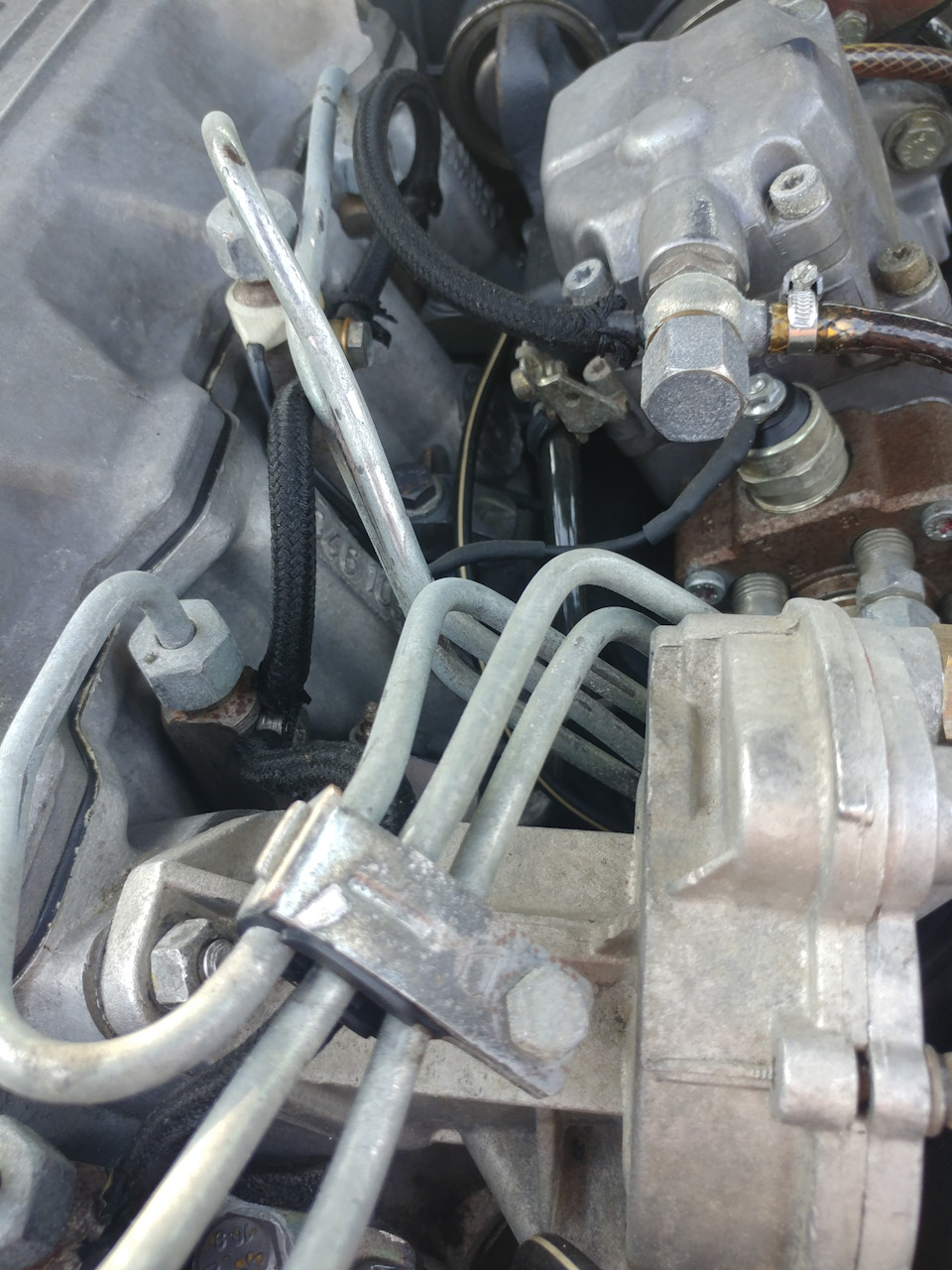 Заміна шланга обратки форсунок 3