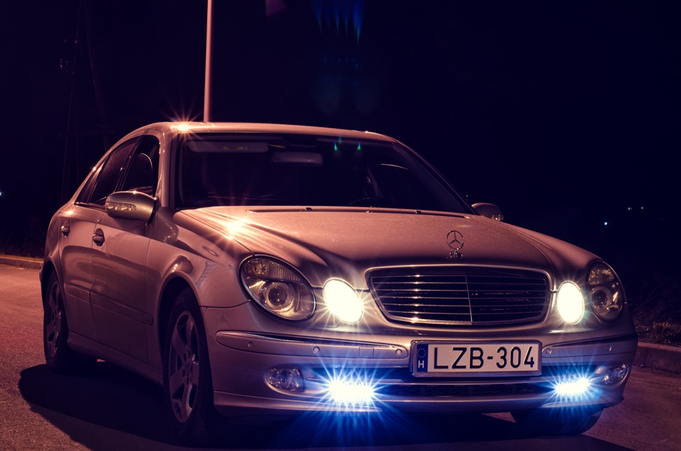 Mercedes W211 E320 3