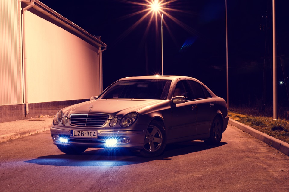 Mercedes W211 E320 1