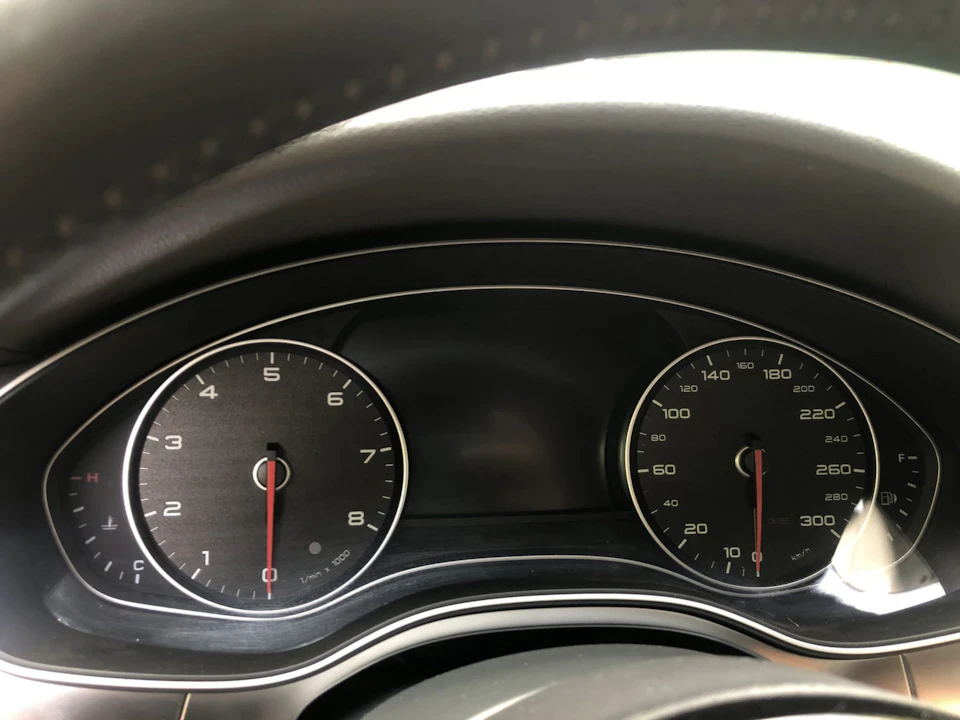 Заміна американських шкал приладки на європейські Audi A6C7 USA