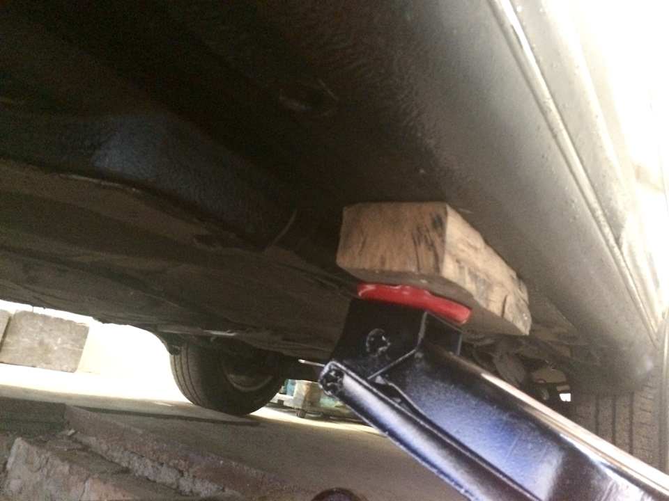 Придбав підкатний домкрат: Intertool GT0121 3