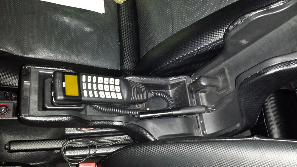 У мене в машині 1996, є робочий gsm телефон :)