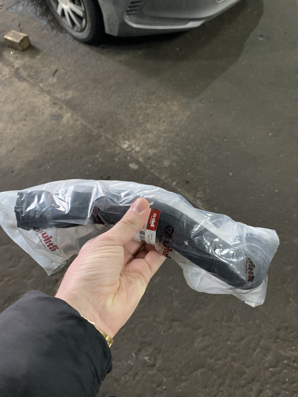 Правий нижній патрубок радіатора 1