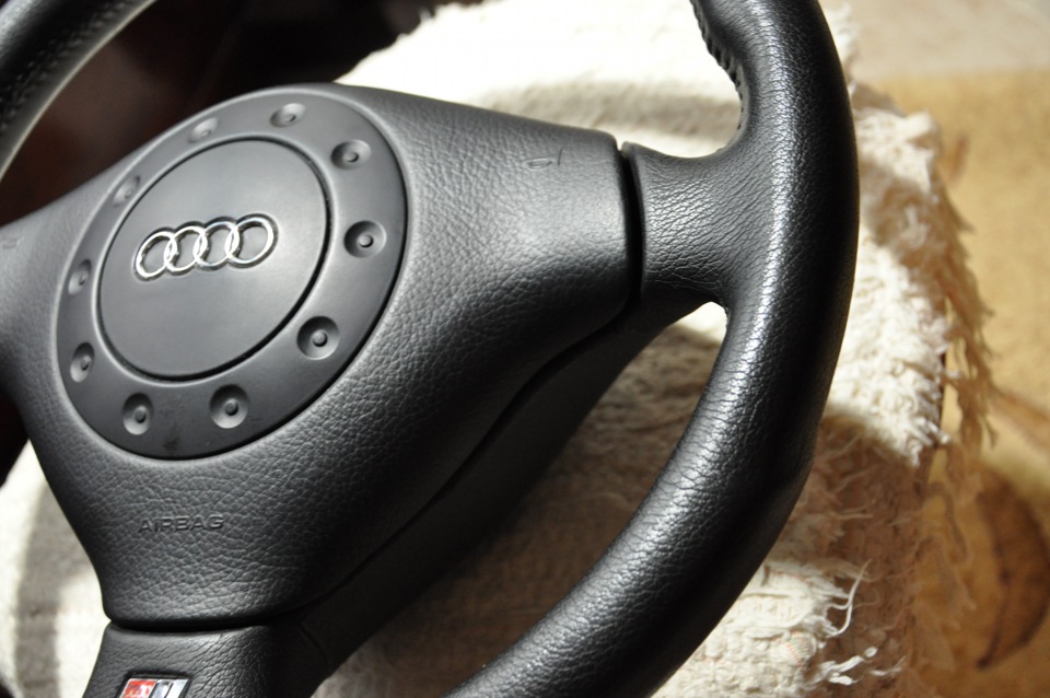 Sportlenkrad 3 Speichen Audi або спортивне кермо 1