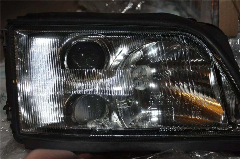 Xenon Scheinwerfer або штатне ксенонове освітлення