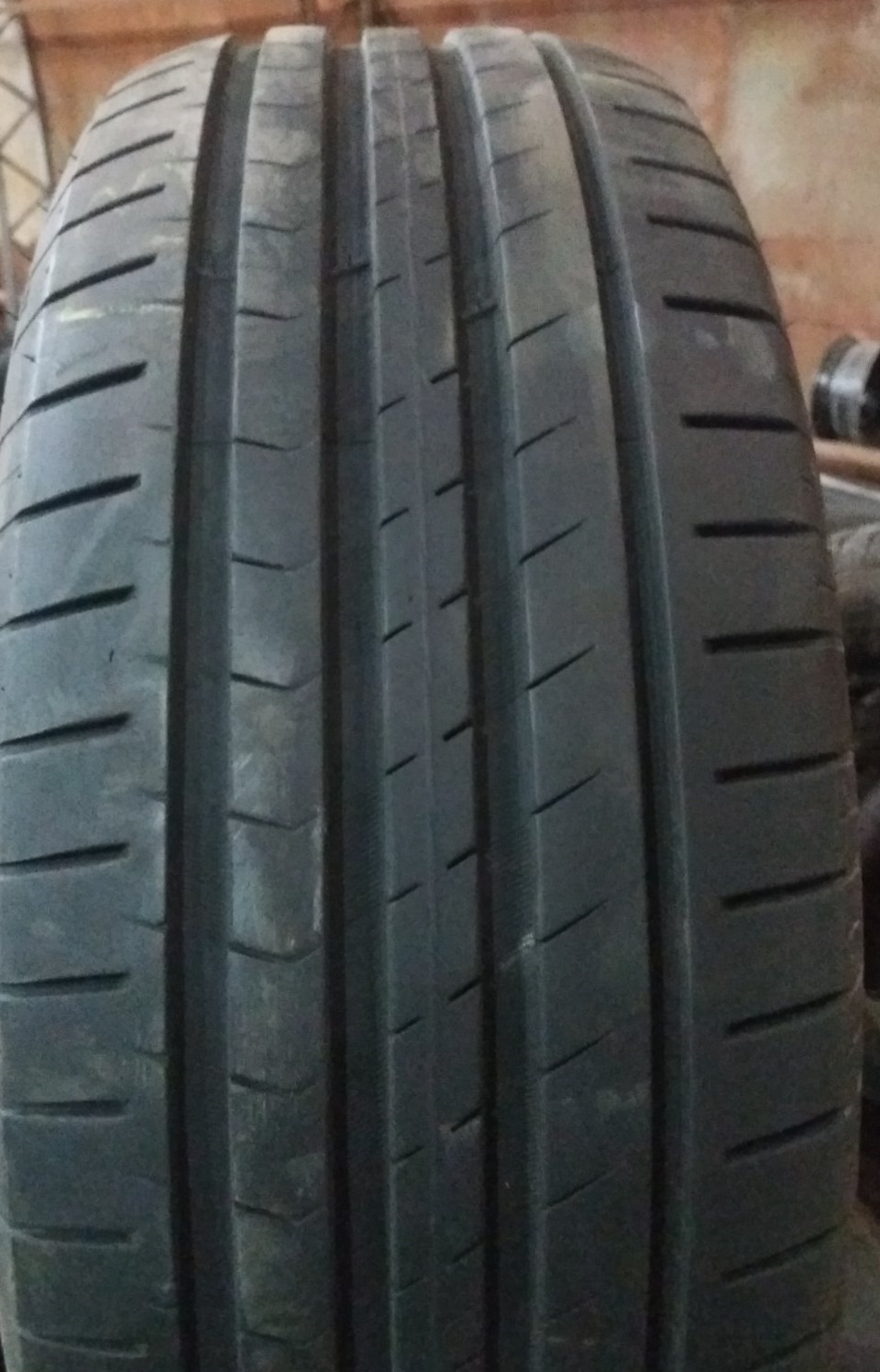 Літня гума Vredestein 215/60/16 AUDI A6C5 1