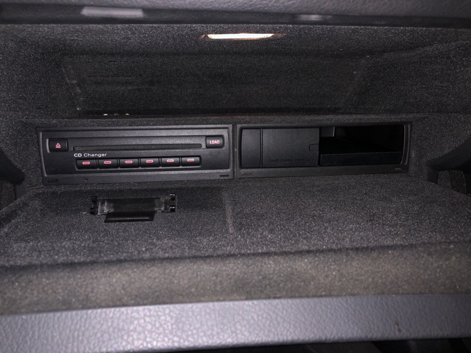 Музичний інтерфейс Audi або музика з телефону через bluetooth 2