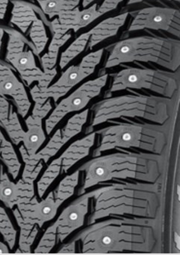 ЛЕГКОВА ЗИМОВА ШИНА З ШИПОМ NOKIAN HAKKAPELIITTA 9 XL 215/50 R17 95T 1