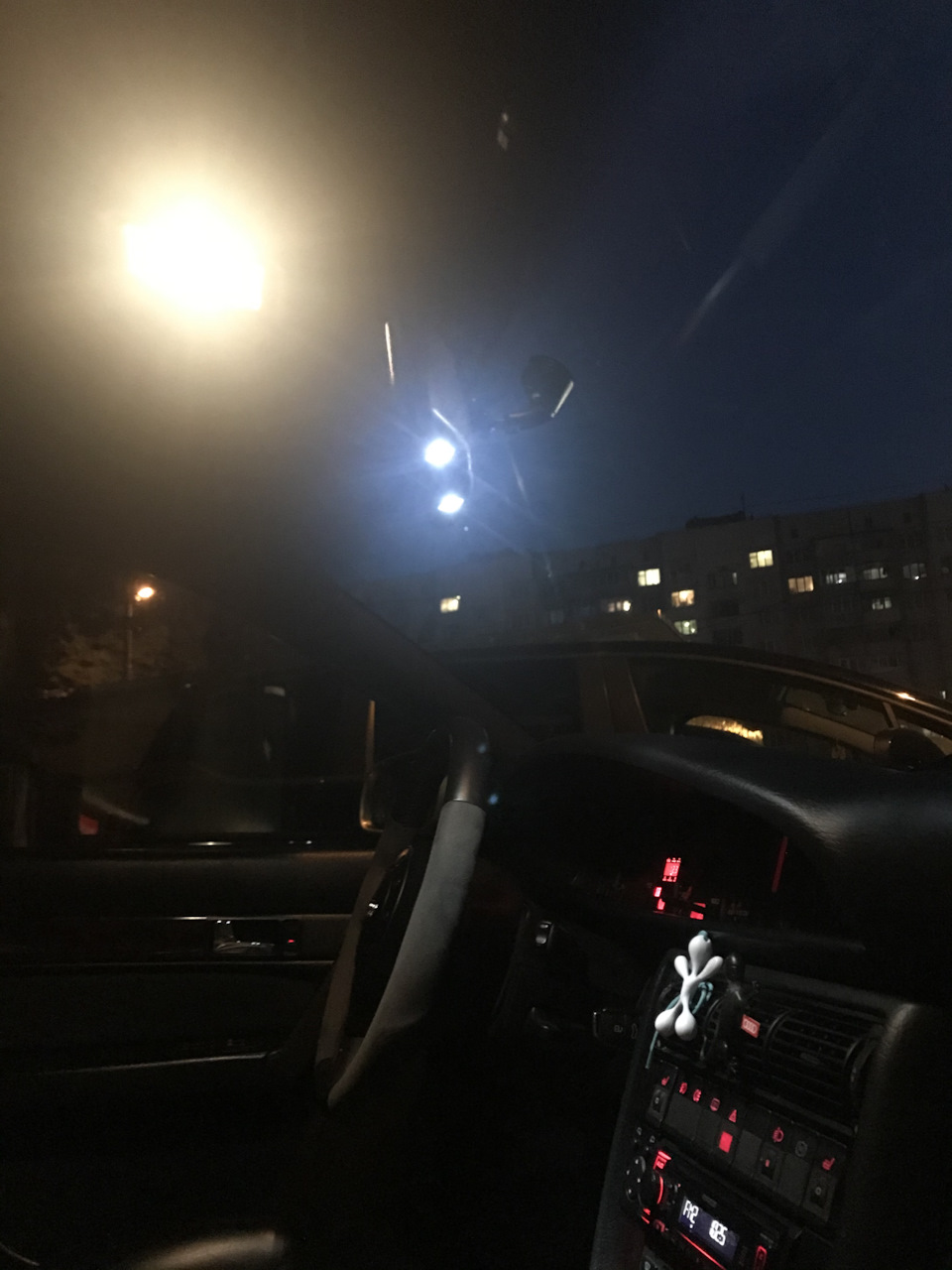 Камера заднього ходу в А6 с4 4