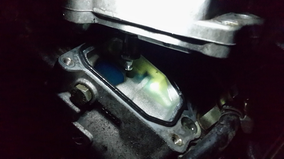 Заміна прокладки під головою ТНВД: 2.5 tdi r5 2