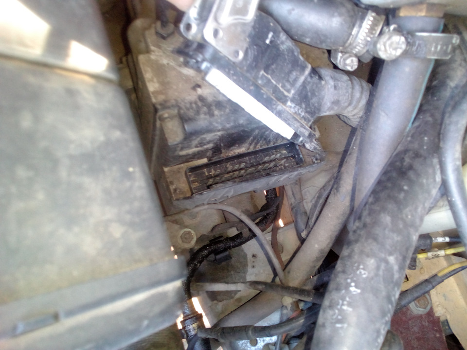 Горить датчик ABS, Audi A6 C4 2