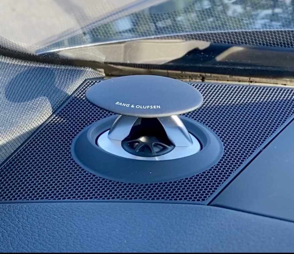 Удосконалена звукова система Bang & Olufsen 3D 1
