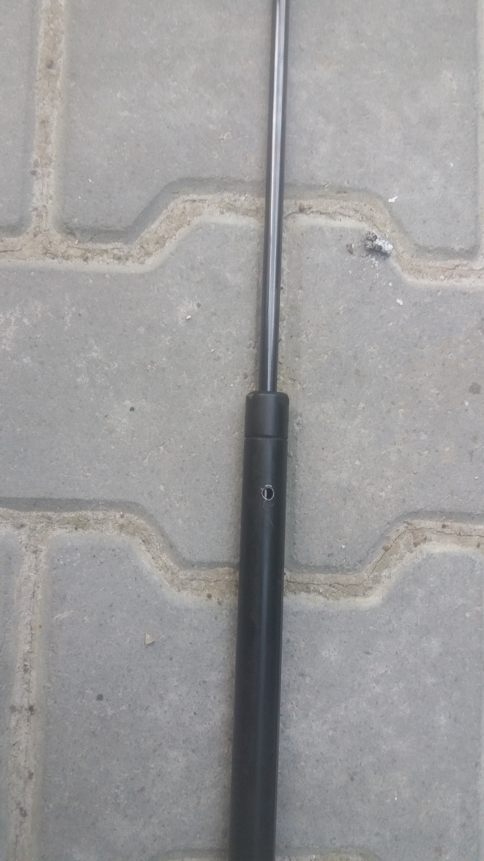 Газовий упор капота.запис для Вас любителі Ауді а6 1