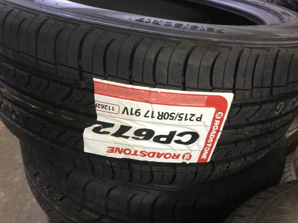 Нова гума roadstone CP672 215/50 R17 3