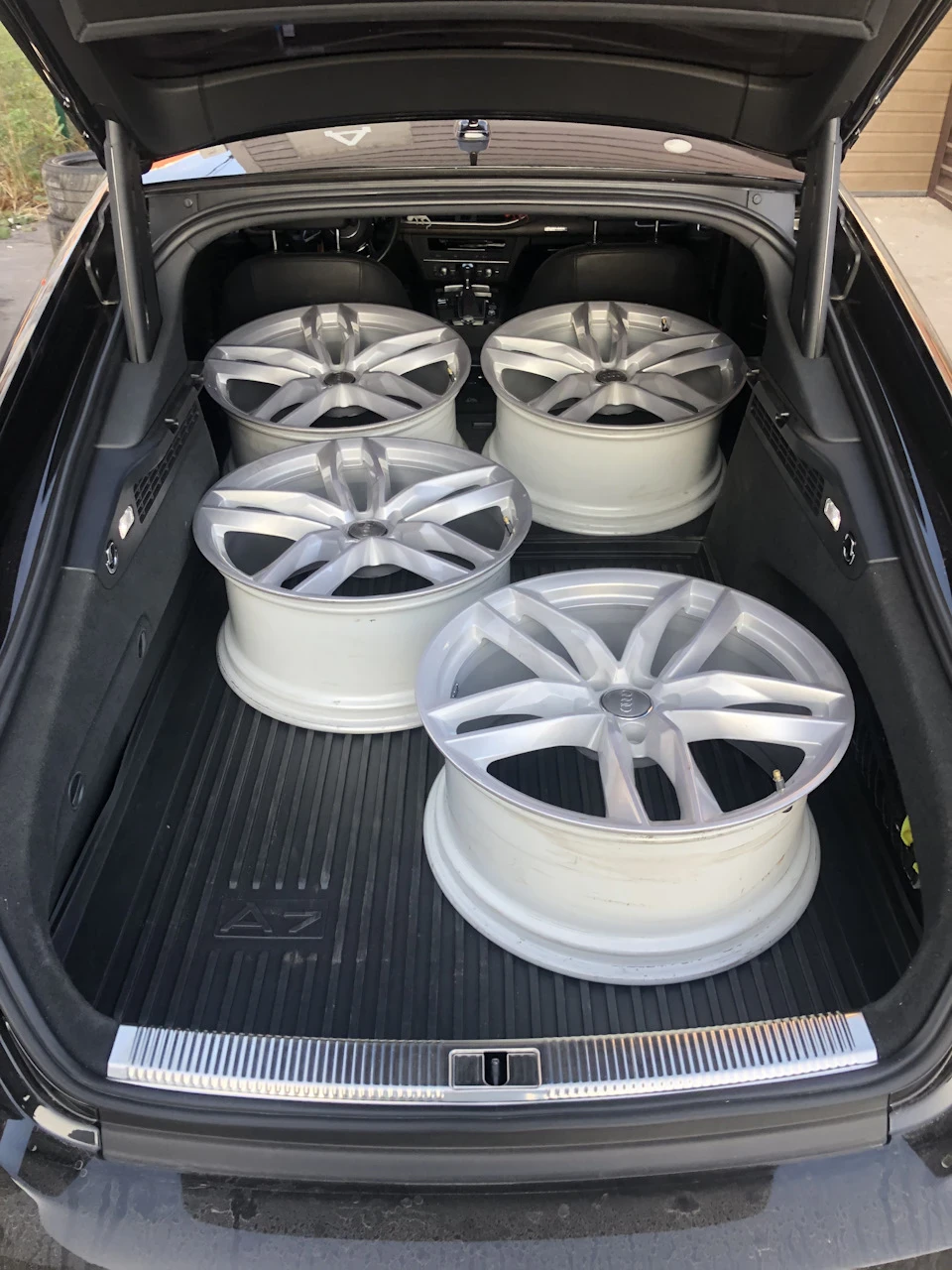 Диски Audi OEM R20 RS style