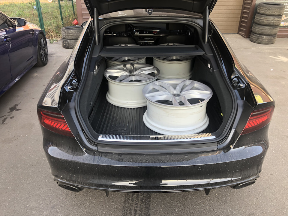 Диски Audi OEM R20 RS style 2
