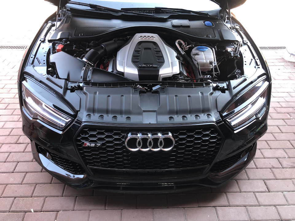 Передній бампер RS7 1