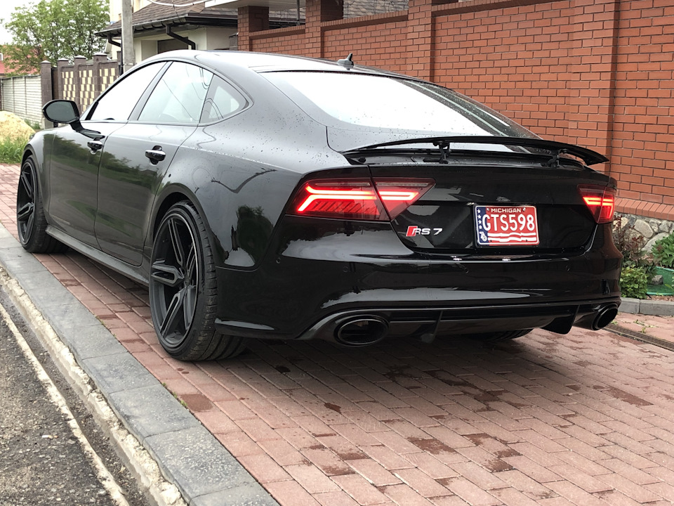 Задній бампер RS7 1