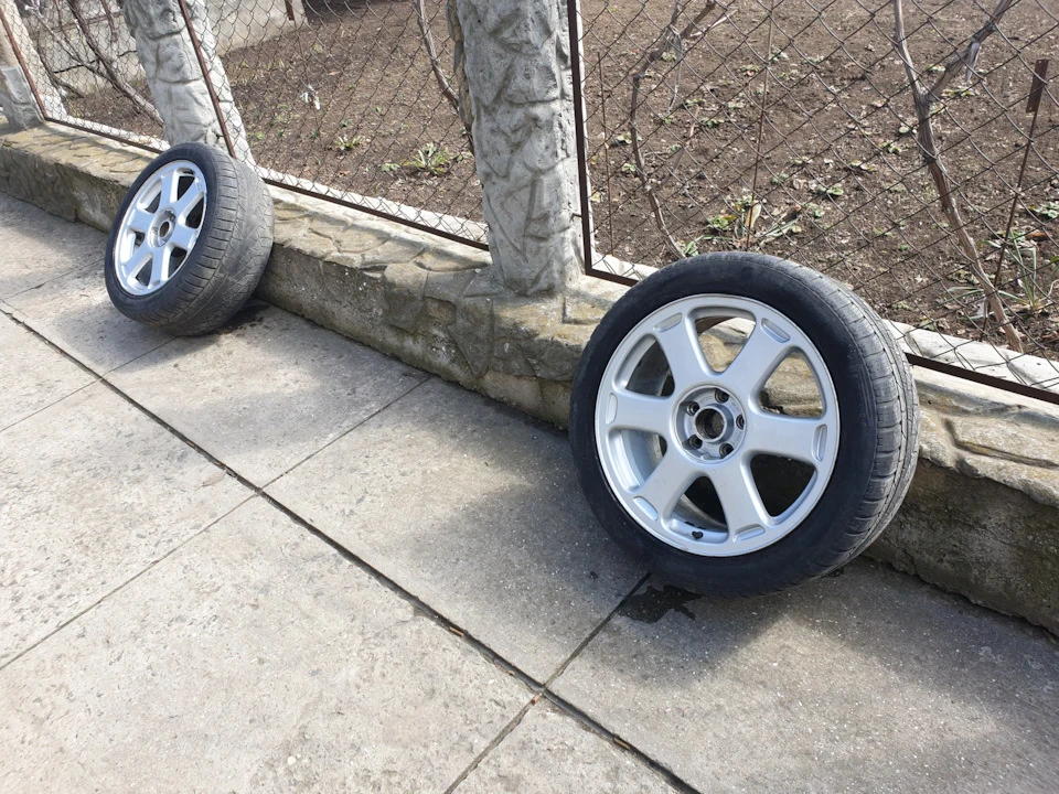 Покупка Avus R18 }