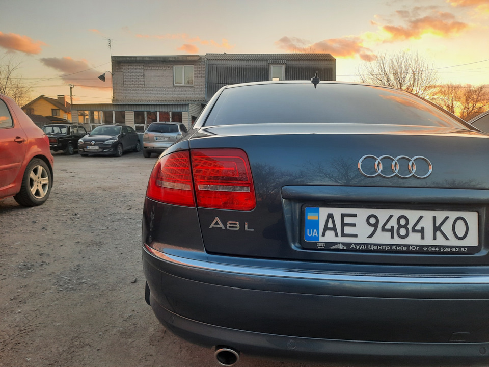 Задні ліхтарі audi a8 d3 рест. 2