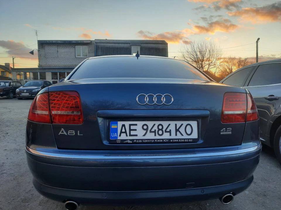Задні ліхтарі audi a8 d3 рест.