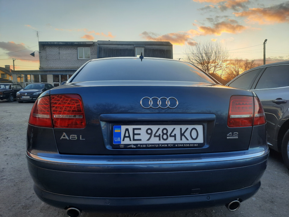 Задні ліхтарі audi a8 d3 рест. 1