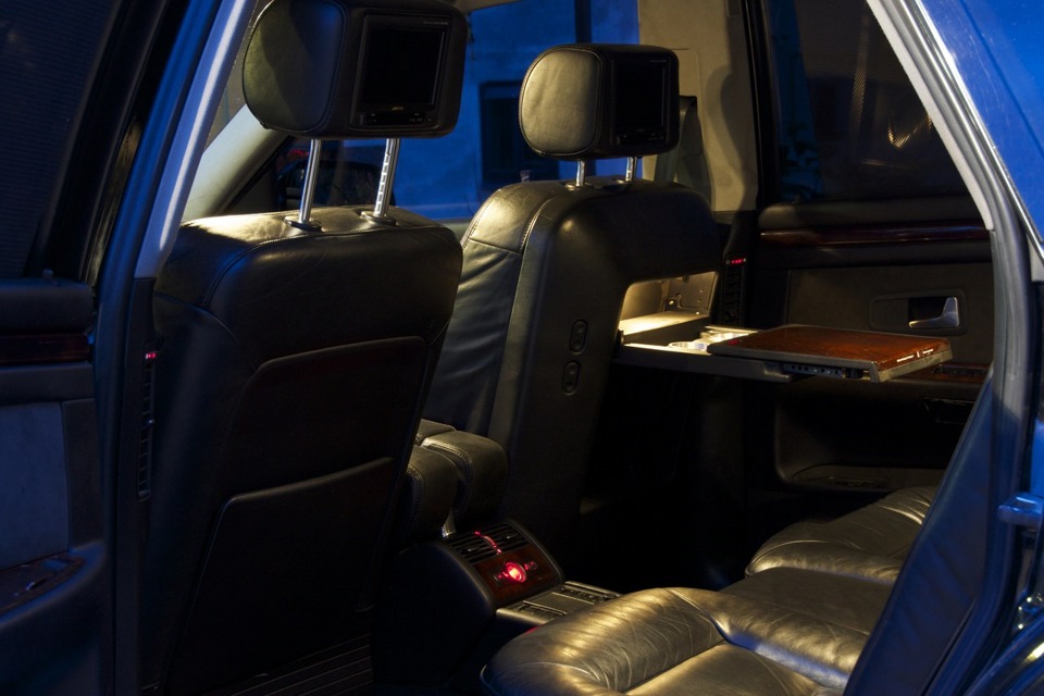 Фото салону audi a8L d2 2