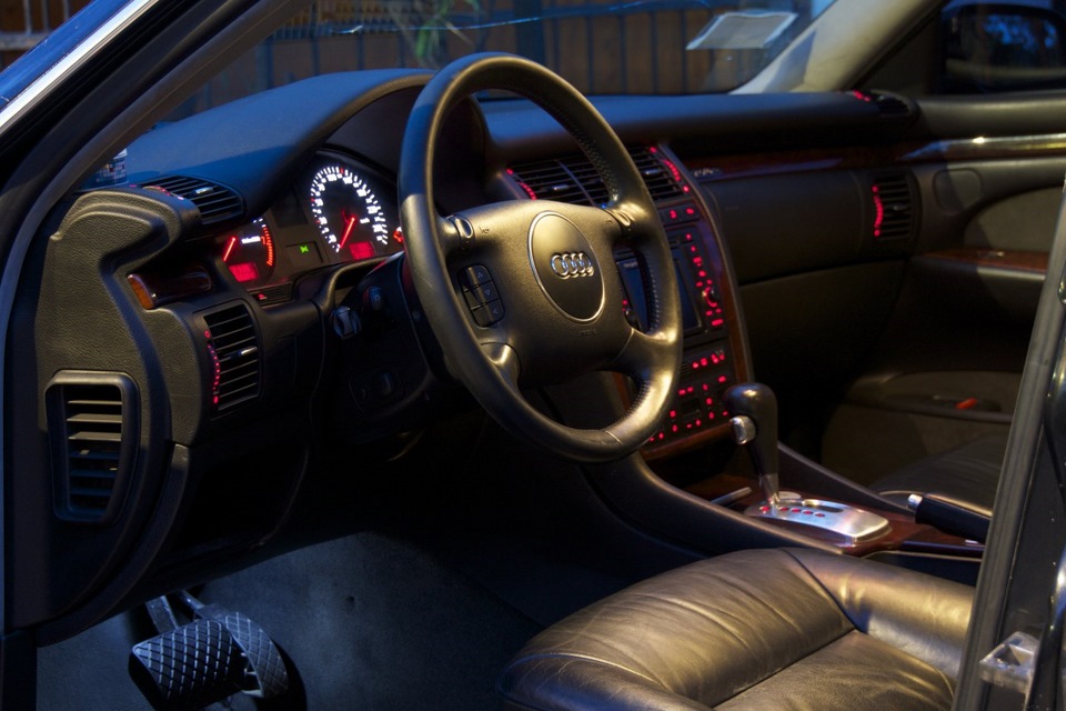 Фото салону audi a8L d2 3