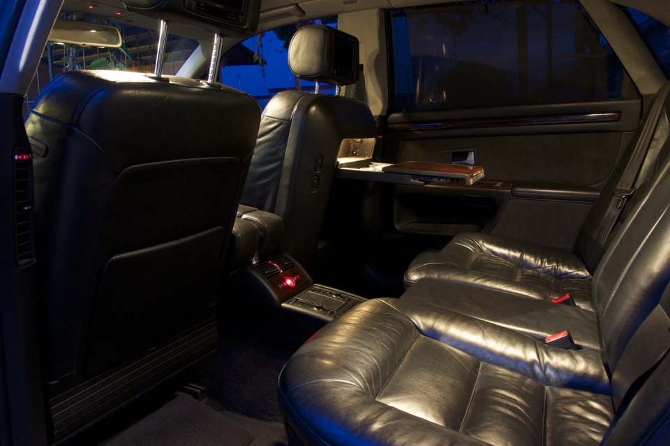 Фото салону audi a8L d2 4