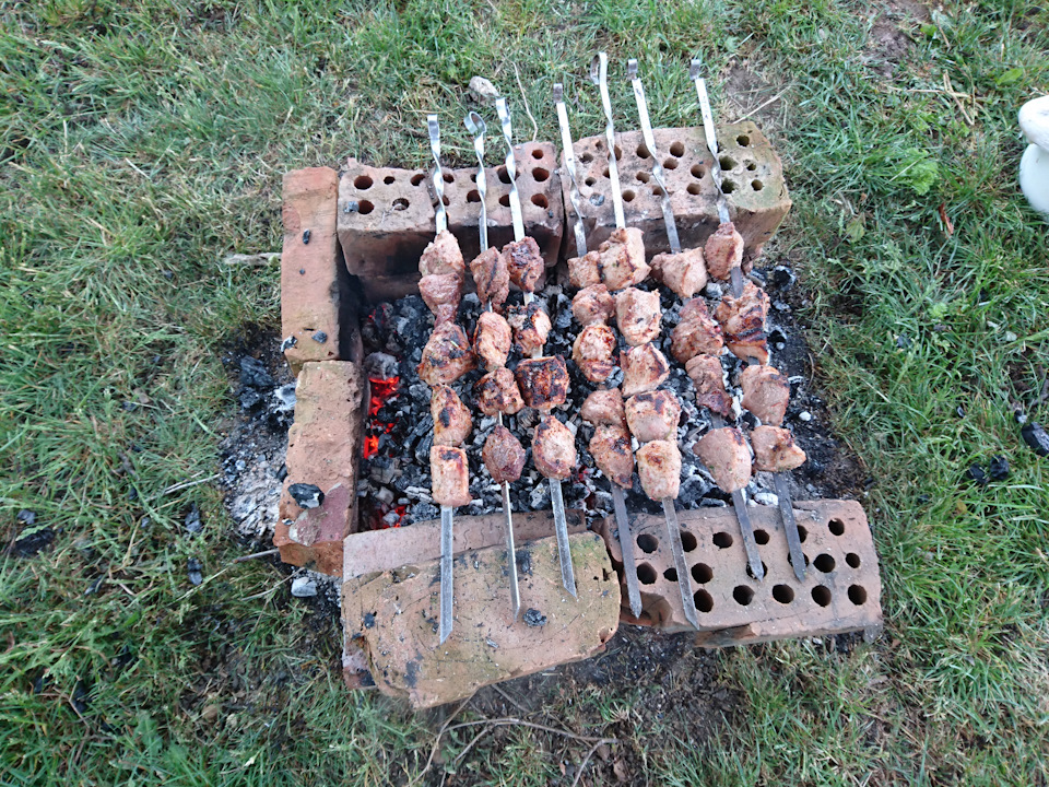 Шашлички на дачі. 4