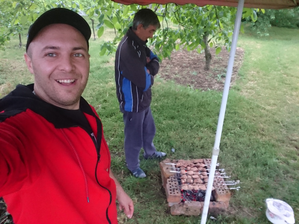 Шашлички на дачі. 1