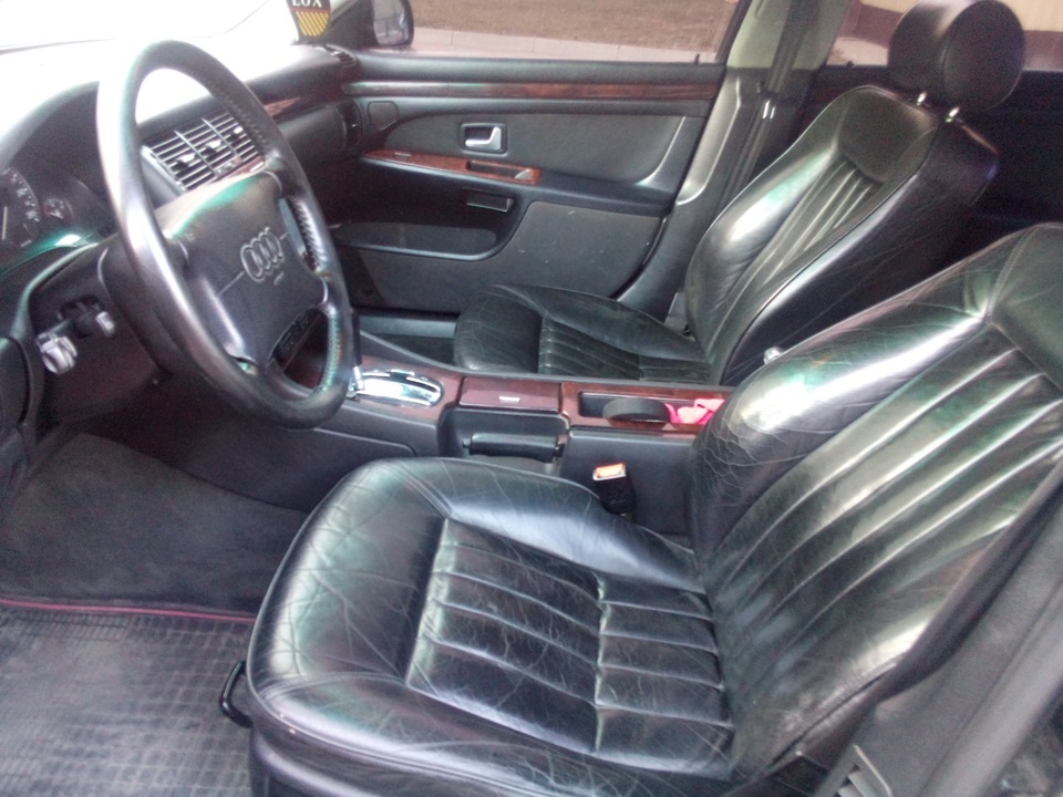 Продам сидіння а8 d2 2