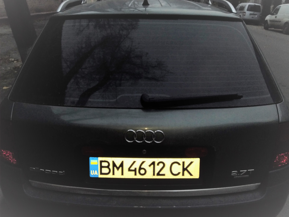 Задній двірник від Q5 4