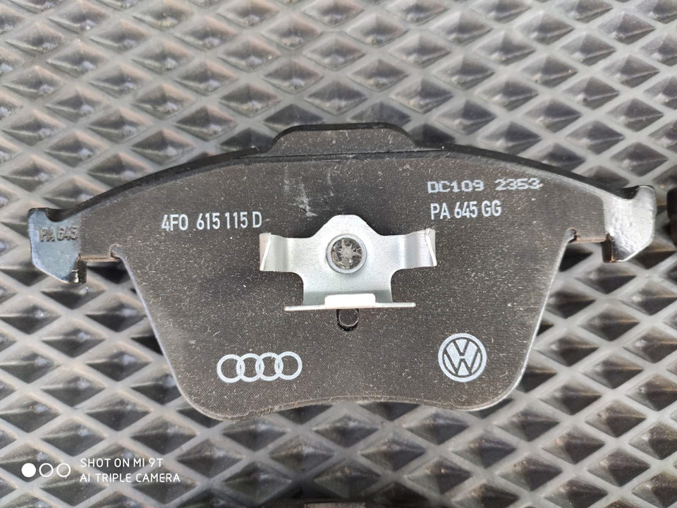 Заміна передніх колодок Audi A6 C6 Allroad 2