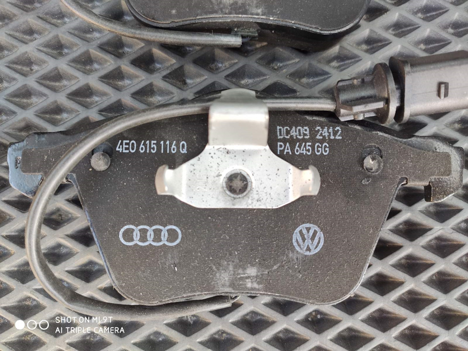 Заміна передніх колодок Audi A6 C6 Allroad 3