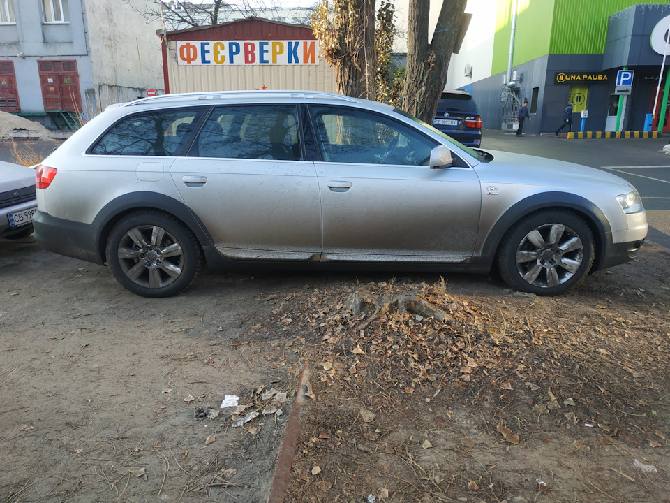 Заміна задньої правої пневмоподушки Audi A6C6 Allroad 3