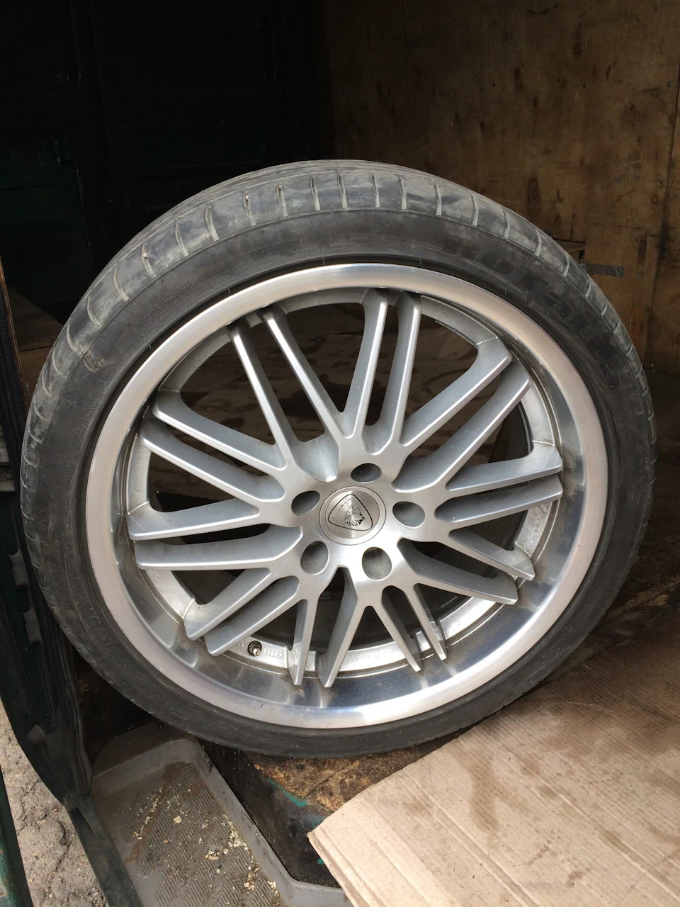 R19 aluett 5/112 et45 j8.5 гума pirelli 255/35