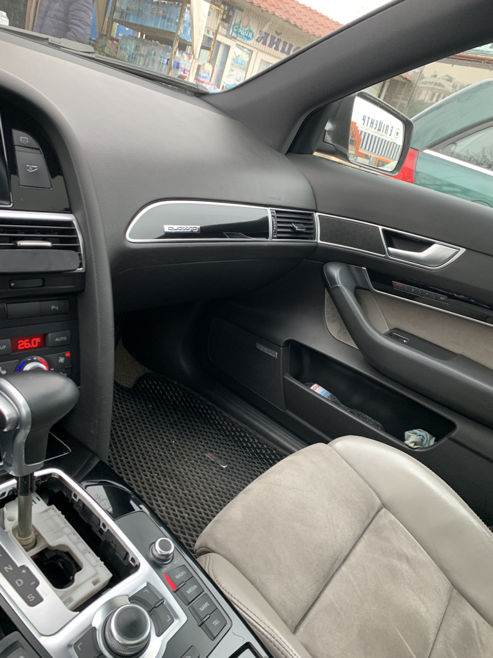 Piano black 2