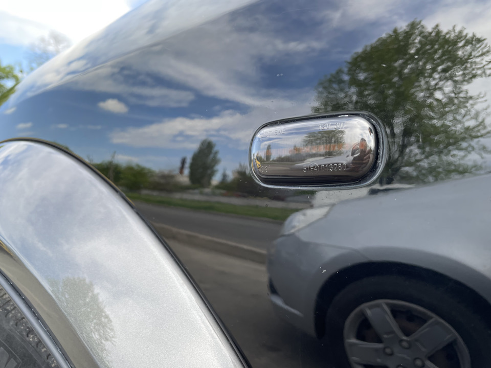 LED Повторювачі поворотів на передніх крилах 3