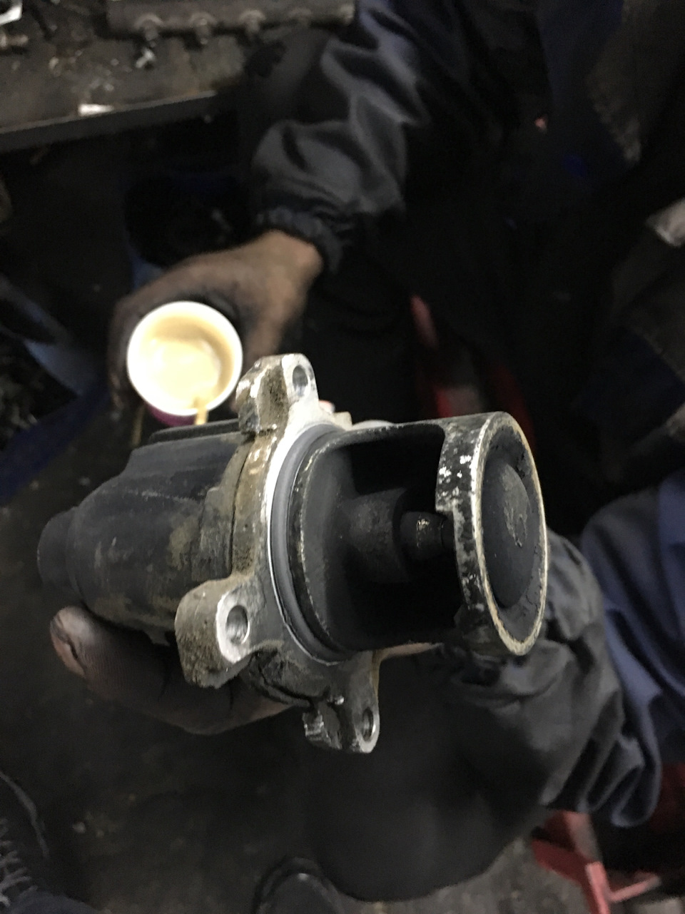 Смердючий дим 💨 або клапан EGR під заміну 2