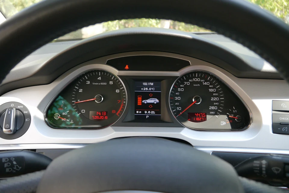 Рік володіння автомобілем.
