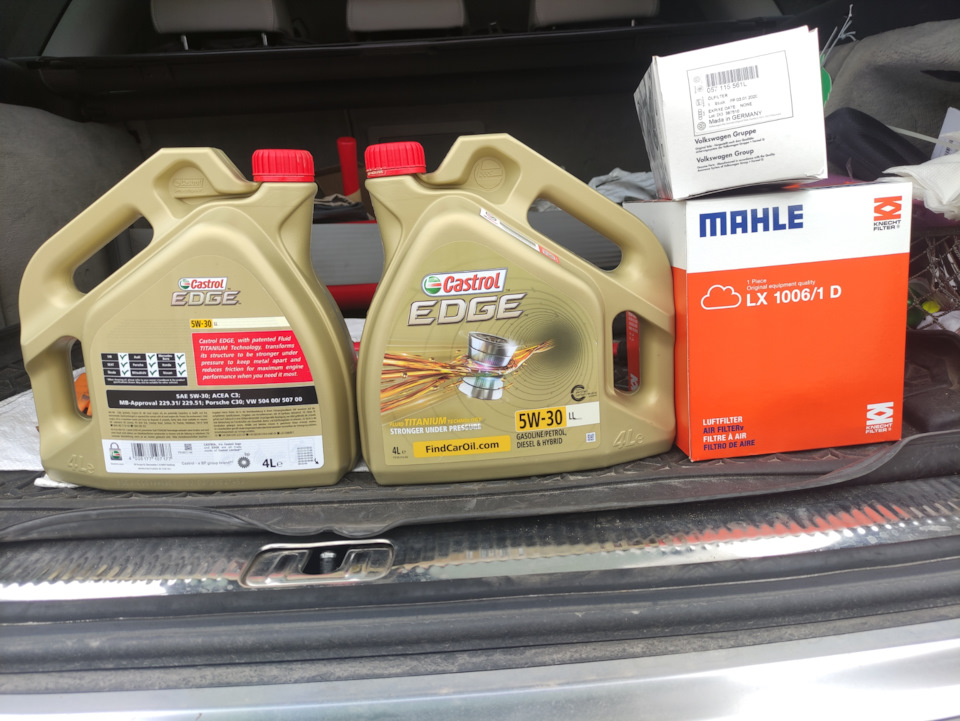 Заміна мастила, фільтрів (олійний та повітряний). Castrol 5w30, Mahle, Vag 1