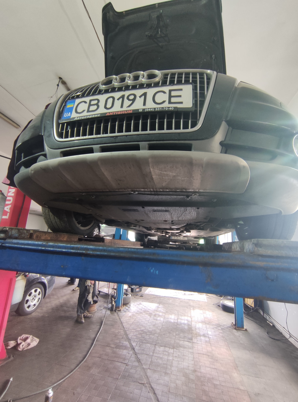 Заміна мастила, фільтрів (олійний та повітряний). Castrol 5w30, Mahle, Vag 4