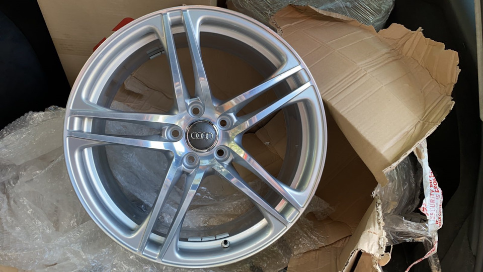 Оригінальне кування Audi R8 8,5 х 19 2