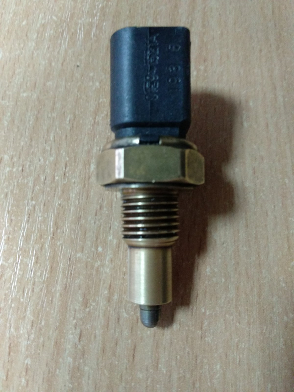 Заміна Датчика 01E941521A (вимикач ліхтарів заднього ходу) 1